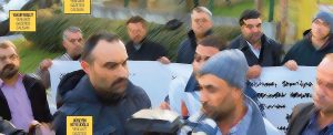 eylemcilerin icinde zabitalardan sonra akit calisanlari cikti a87